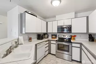 9210 Market Pl, Lake Stevens, WA 98258 - Photo 8
