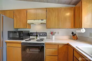 310 Prestwick Dr, Camano Island, WA 98282 - Photo 12