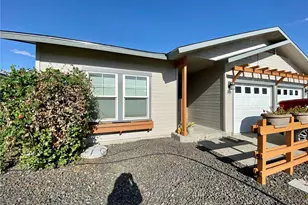 8021 Vialago Pkwy, Zillah, WA 98953 - Photo 2