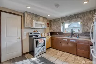 823 W 3rd St, Aberdeen, WA 98520 - Photo 10
