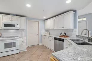 400 S 46th Pl, Renton, WA 98055 - Photo 14