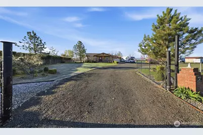 237 Reeds Road, Touchet, WA 99360 - Photo 1