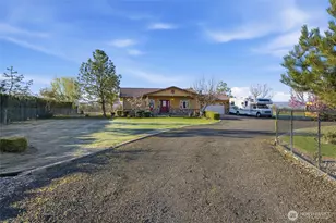 237 Reeds Rd, Touchet, WA 99360 - Photo 2
