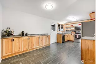 5126 S 10th St, Tacoma, WA 98465 - Photo 8