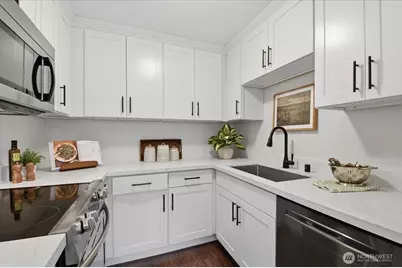 2552 14th Avenue W #203, Seattle, WA 98119 - Photo 6