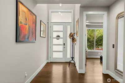 10351 SE 8th Street, Bellevue, WA 98004 - Photo 2
