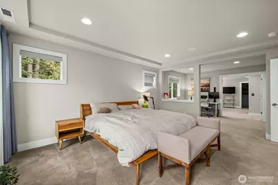 10351 SE 8th Street, Bellevue, WA 98004 - Photo 22