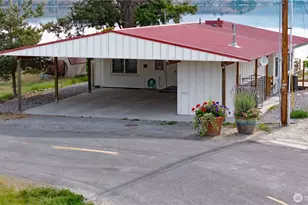 622 1st St, Brewster, WA 98812 - Photo 2
