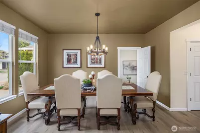 526 Rosario Avenue NE, Renton, WA 98059 - Photo 16