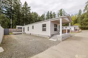 60 NE Kappert Cove Rd, Belfair, WA 98528 - Photo 4
