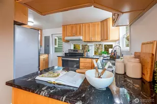 4829 S Kenny St, Seattle, WA 98118 - Photo 8
