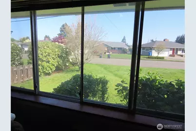 2108 Tacoma Road E, Puyallup, WA 98371 - Photo 12