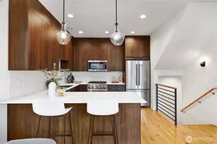 2366 Franklin Ave E, Seattle, WA 98102 - Photo 4
