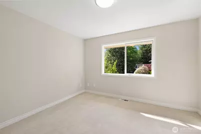 8144 W Mercer Way, Mercer Island, WA 98040 - Photo 26