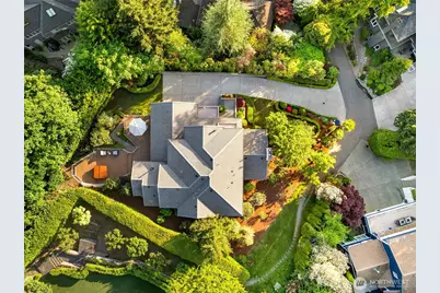 8144 W Mercer Way, Mercer Island, WA 98040 - Photo 40