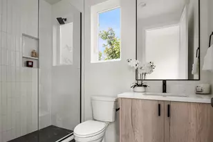 138 8th Ct, Kirkland, WA 98033 - Photo 16