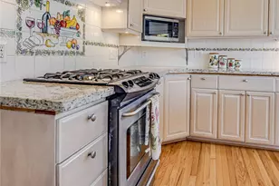 4026 Burke Ave N, Seattle, WA 98103 - Photo 12