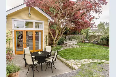 4026 Burke Avenue N, Seattle, WA 98103 - Photo 32