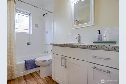 4026 Burke Avenue N, Seattle, WA 98103 - Photo 14