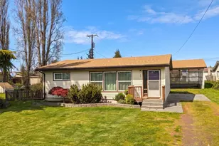 551 Kemp St, Port Angeles, WA 98362 - Photo 2