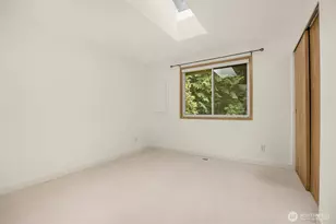 9820 NE Beach Crest Dr, Bainbridge Island, WA 98110 - Photo 14