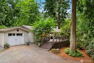 9820 NE Beach Crest Dr, Bainbridge Island, WA 98110 - Photo 2