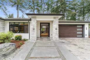 12608 NE 30th St, Bellevue, WA 98005 - Photo 2