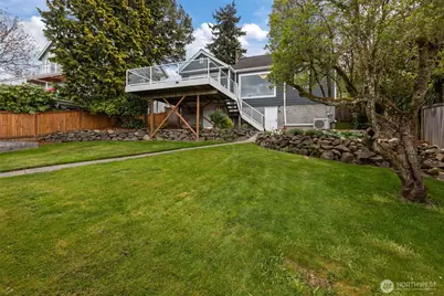 8450 E Side Drive NE, Tacoma, WA 98422 - Photo 22