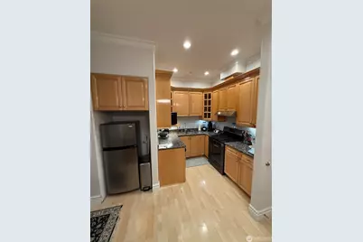 17316 SE 60th Street #B, Bellevue, WA 98006 - Photo 2