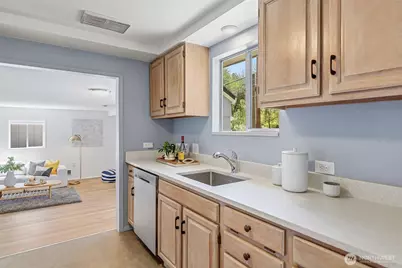 18024 Corliss Avenue N, Shoreline, WA 98133 - Photo 10