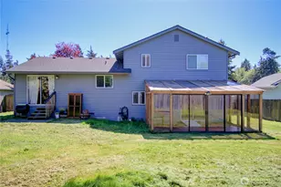 73 NW Roeder Dr, Oak Harbor, WA 98277 - Photo 4