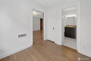 124 Warren Ave N, Seattle, WA 98109 - Photo 16