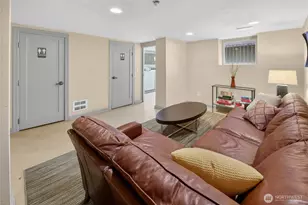 124 Warren Ave N, Seattle, WA 98109 - Photo 22