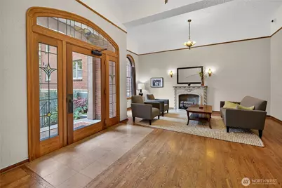 124 Warren Avenue N #208, Seattle, WA 98109 - Photo 2