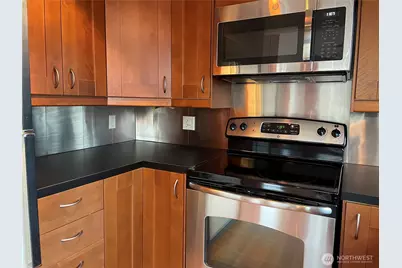 731 N 94th Street #8, Seattle, WA 98103 - Photo 12