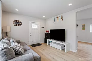 9251 S Park Ave, Tacoma, WA 98444 - Photo 18