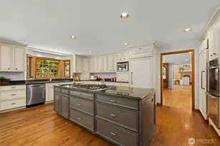 21520 SE 13th Pl, Sammamish, WA 98075 - Photo 8