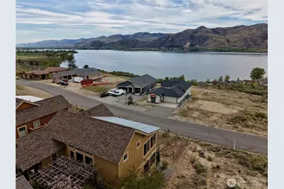 122 Village Way, Oroville, WA 98844 - Photo 2