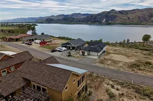 122 Village Way, Oroville, WA 98844 - Photo 2