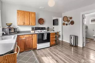 320 E Main St, Centralia, WA 98531 - Photo 12