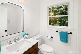 2500 Lorentz Pl N, Seattle, WA 98109 - Photo 14