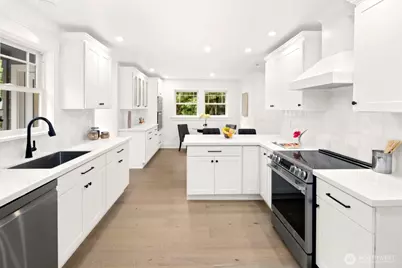 2500 Lorentz Place N, Seattle, WA 98109 - Photo 8