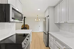 19308 65th St E, Bonney Lake, WA 98391 - Photo 10
