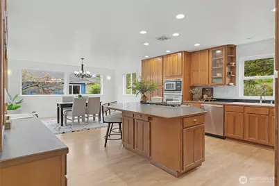 7537 21st Avenue NE, Seattle, WA 98115 - Photo 10