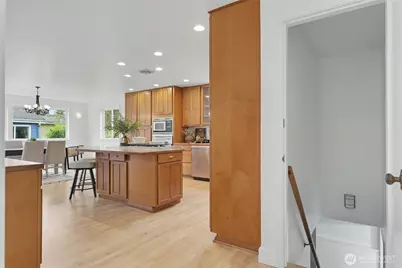 7537 21st Avenue NE, Seattle, WA 98115 - Photo 8