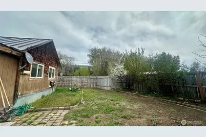 400 Bluff Street, Winthrop, WA 98862 - Photo 4