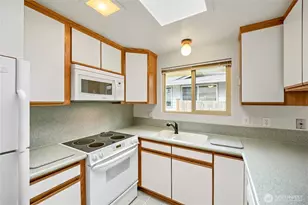 24806 10th Ave S, Des Moines, WA 98198 - Photo 4