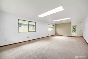 24806 10th Ave S, Des Moines, WA 98198 - Photo 2