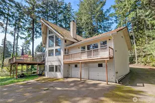 30 E Rainier Dr, Allyn, WA 98524 - Photo 32