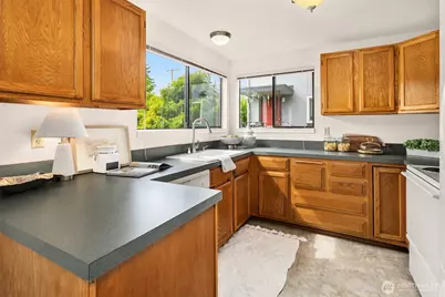 7518 24th Avenue NW #201, Seattle, WA 98117 - Photo 10